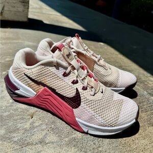 Nike Women’s Metcon 7 light soft pink Athletic Shoes with Breathable Mesh